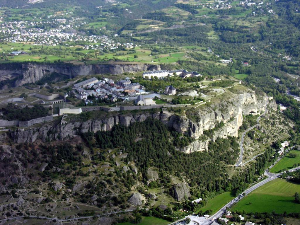 Le Rendez Vous De Vauban Gites & Spa Mont-Dauphin Eksteriør bilde